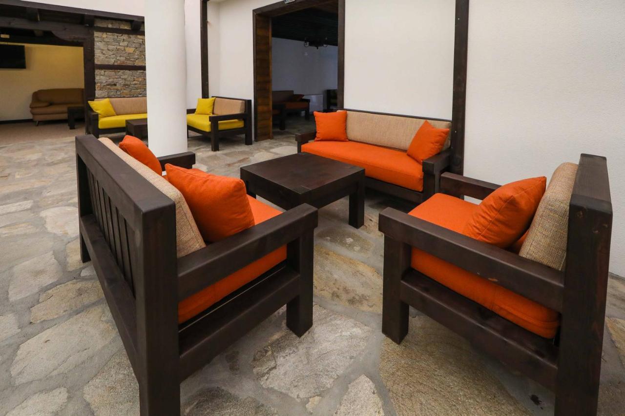 Hotel Leshten Luaran gambar