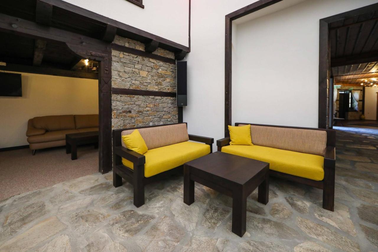 Hotel Leshten Luaran gambar