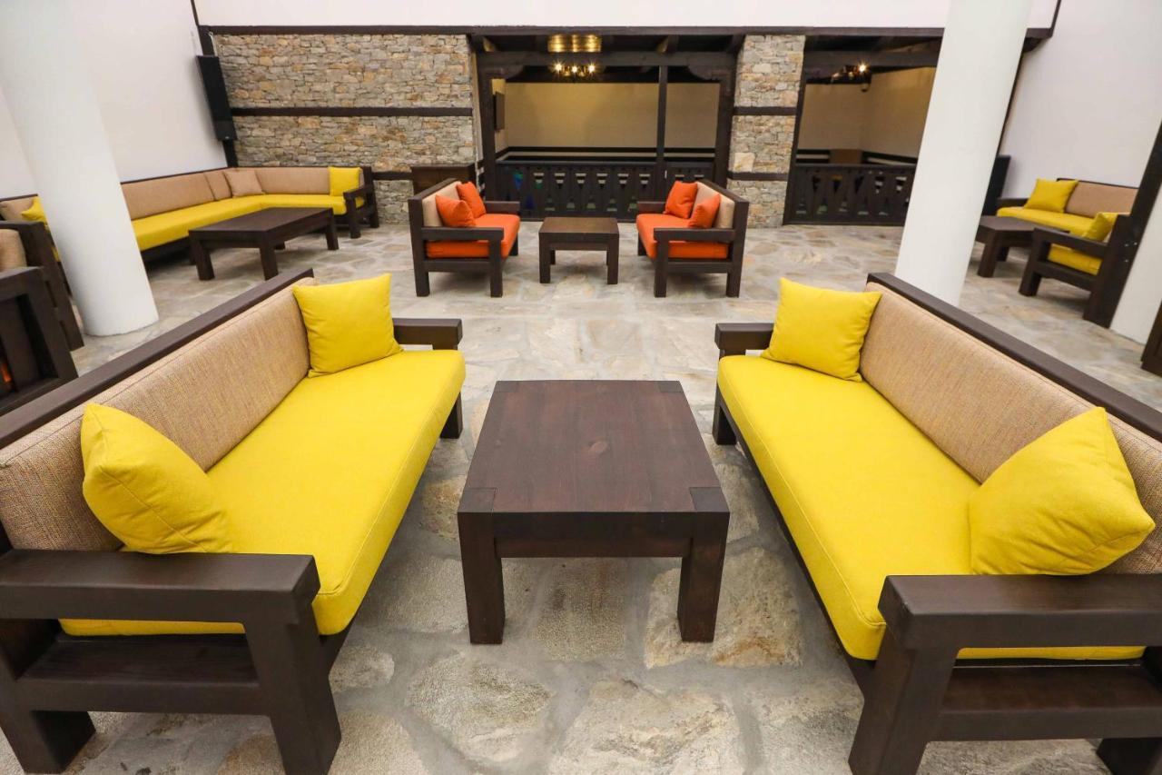 Hotel Leshten Luaran gambar