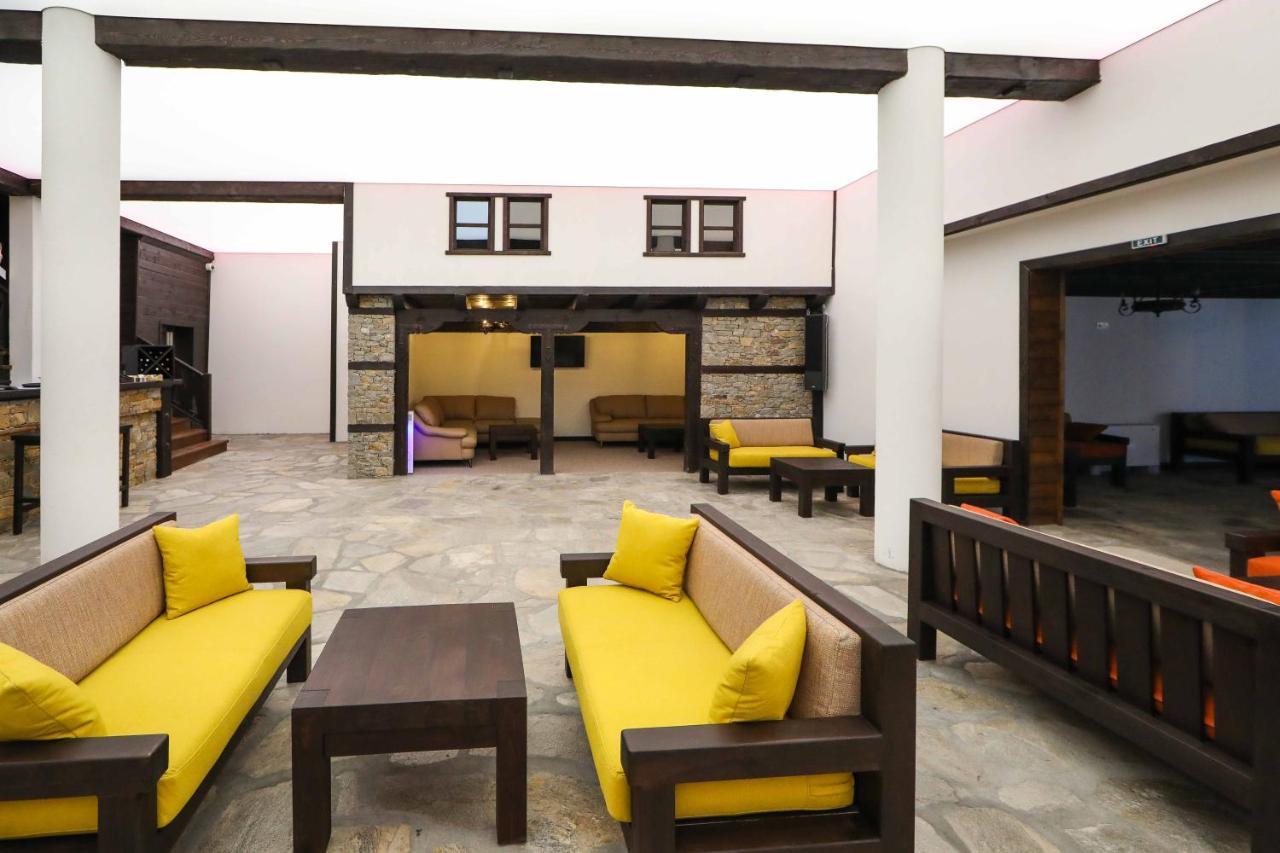 Hotel Leshten Luaran gambar