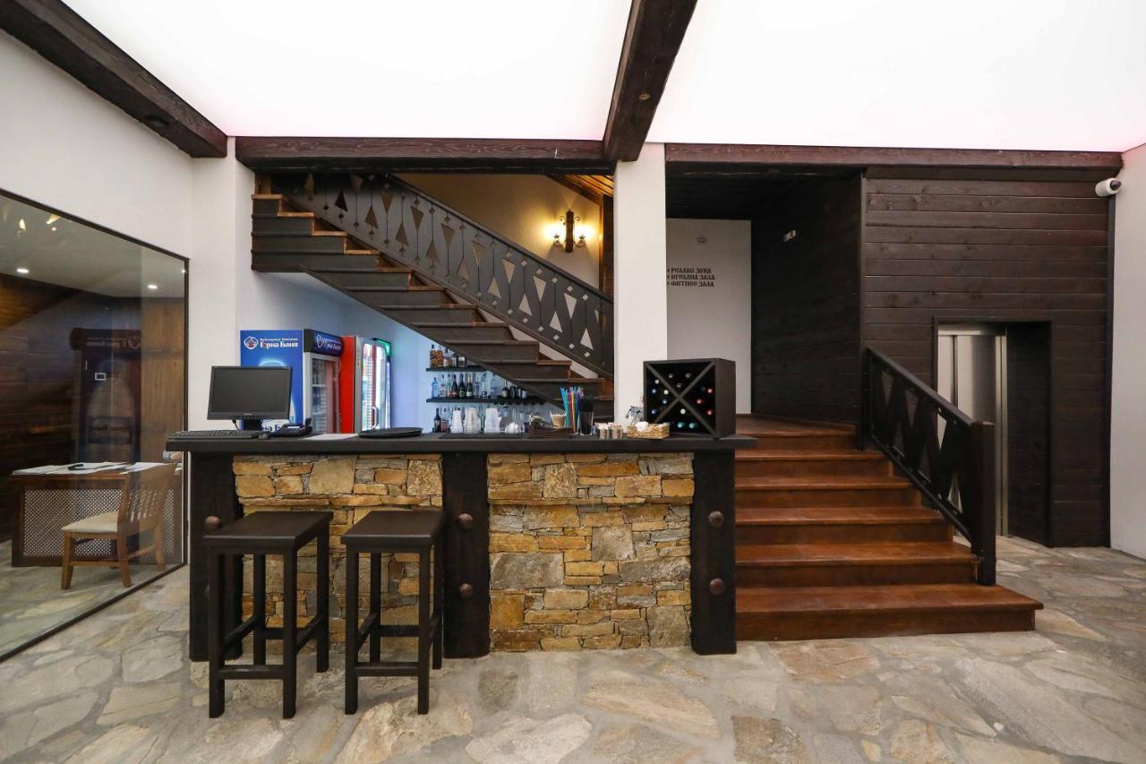 Hotel Leshten Luaran gambar