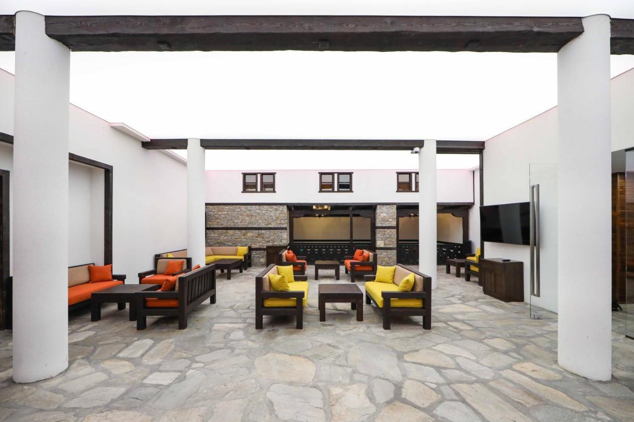 Hotel Leshten Luaran gambar