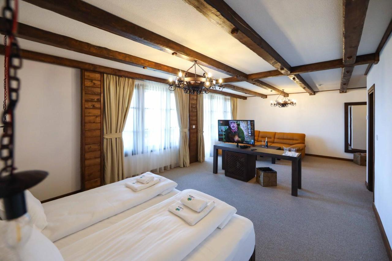 Hotel Leshten Luaran gambar