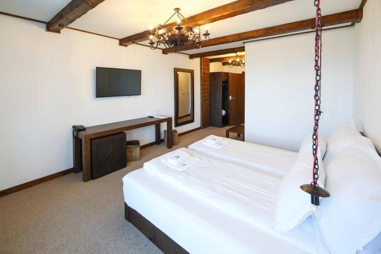 Hotel Leshten Luaran gambar