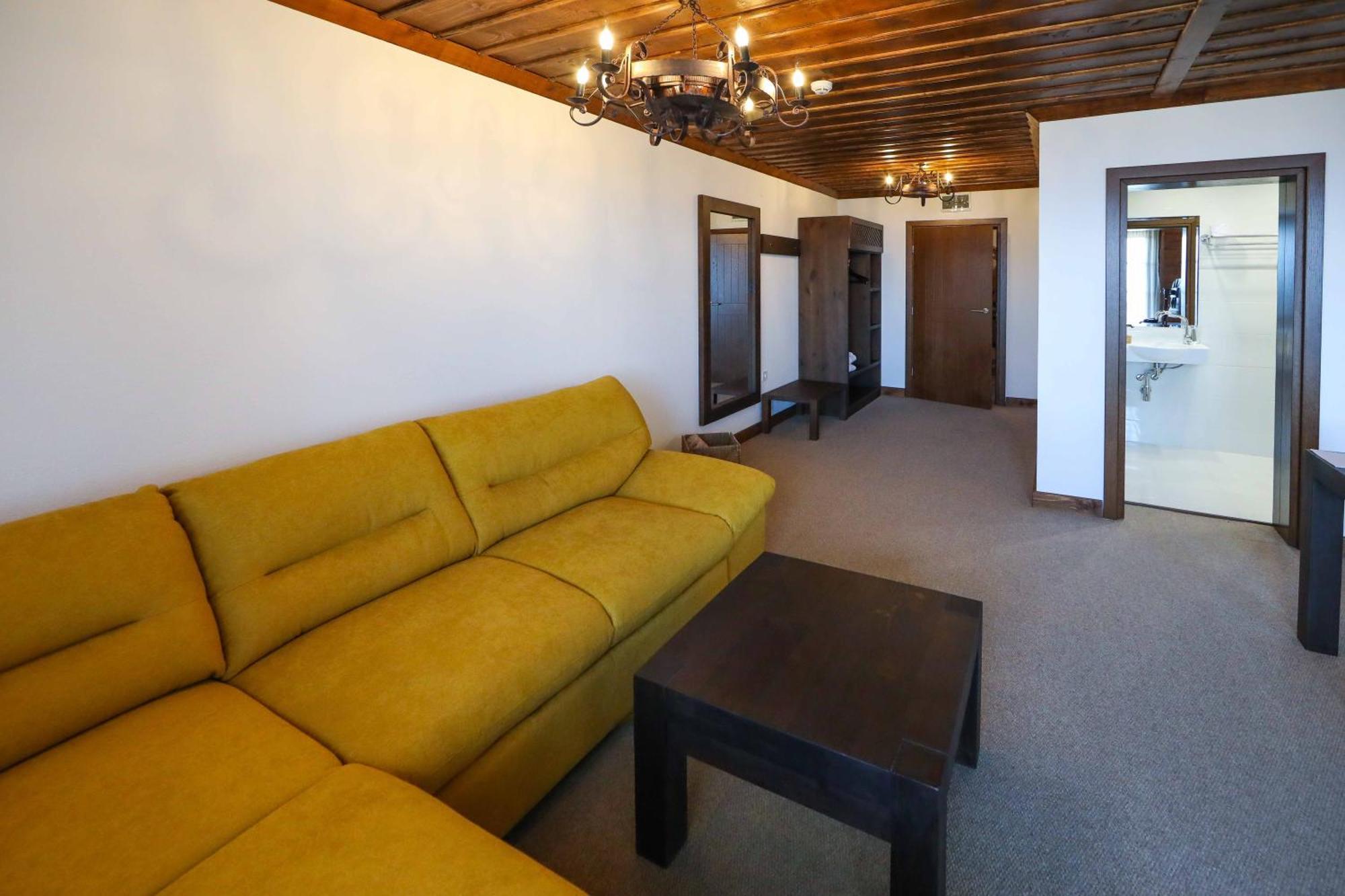 Hotel Leshten Bilik gambar