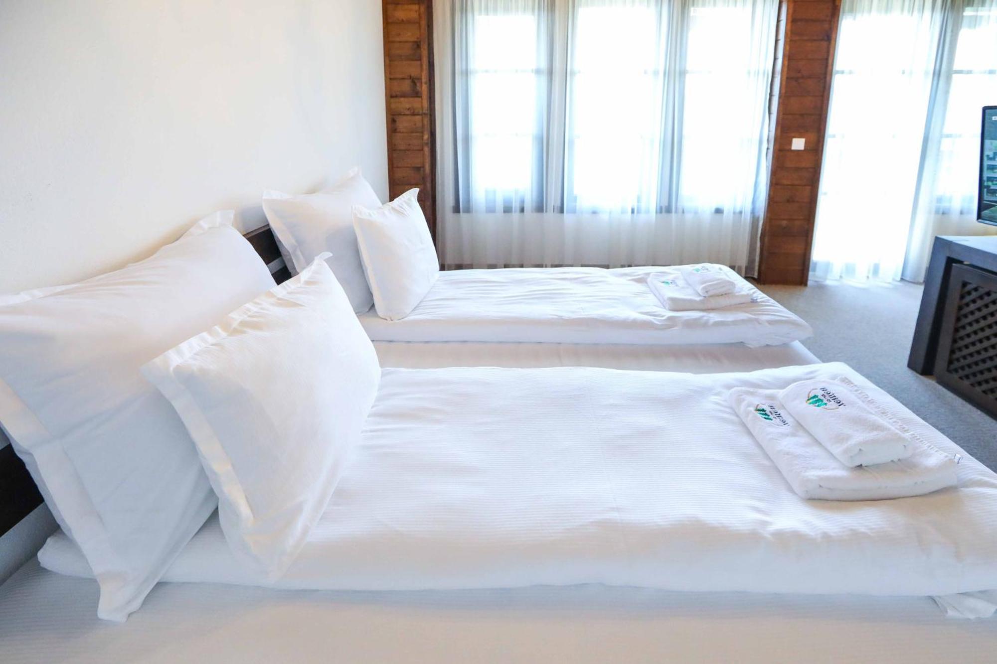 Hotel Leshten Bilik gambar