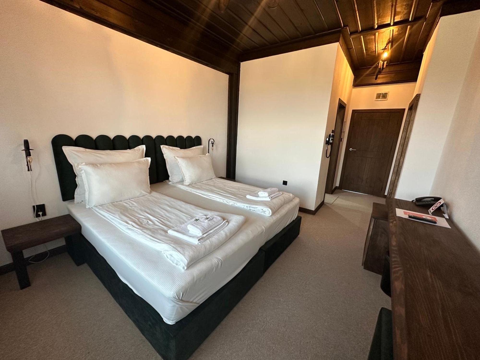 Hotel Leshten Luaran gambar