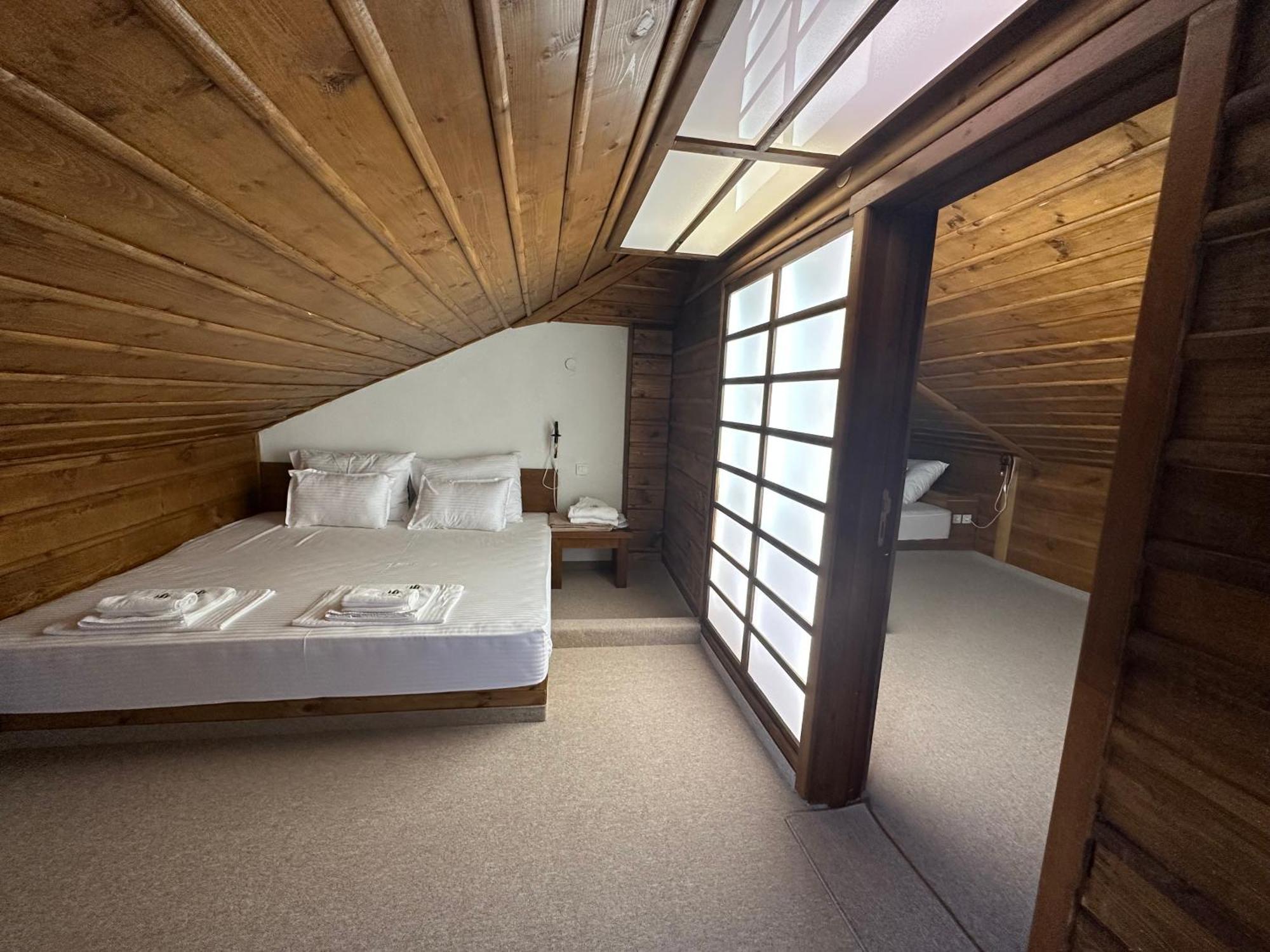 Hotel Leshten Luaran gambar